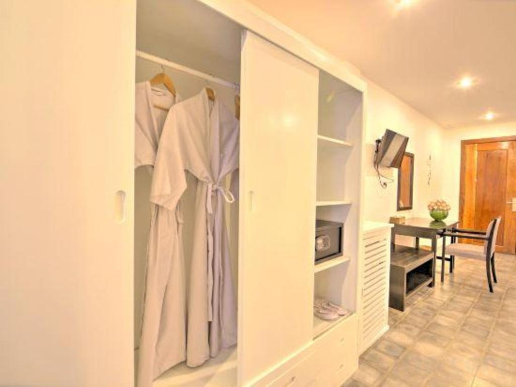 La Residence Blanc D'Angkor Siem Reap Bagian luar foto
